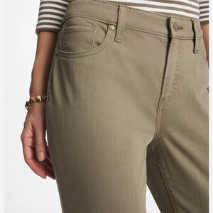 CHICO’S SO SLIMMING GIRLFRIEND TAN CROP JEANS with BUTTONS ON BOTTOM SZ 0 US 4